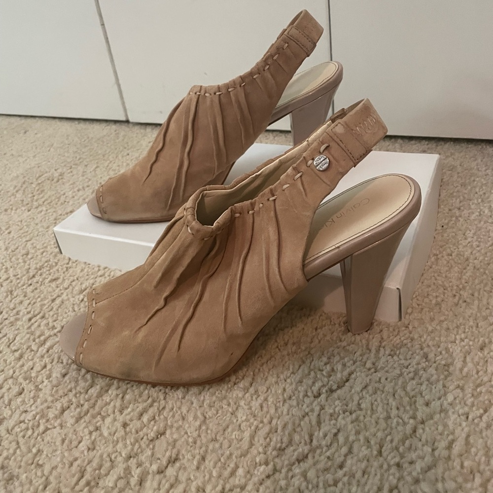 Camel Suede Heal